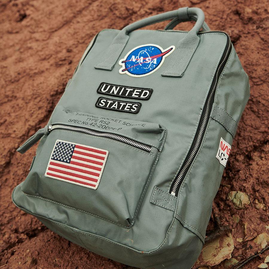 backpack nasa - red canoe