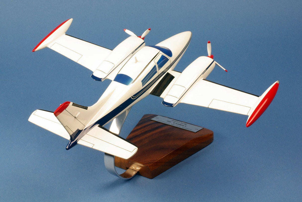 cessna 310 blue canoes