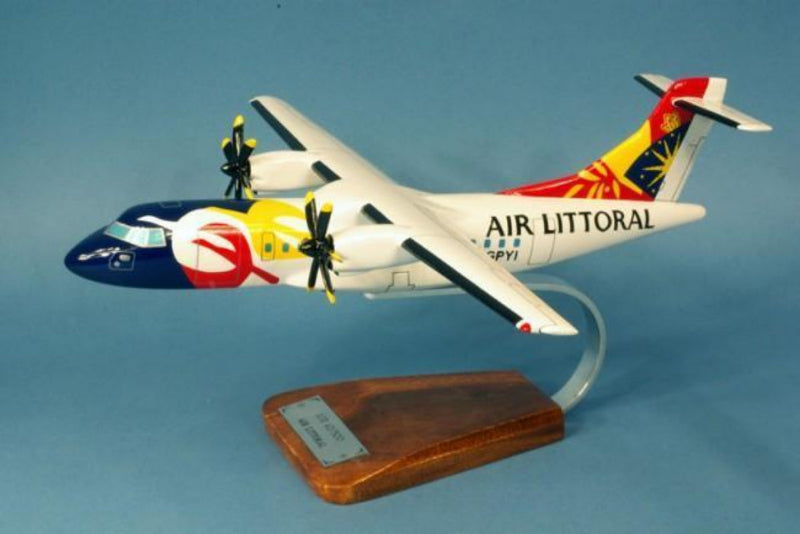 Maquette en bois atr42-500 air littoral f-gpya