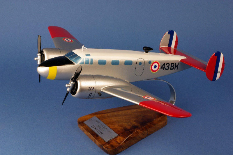 Maquette en bois beech 18 expeditor