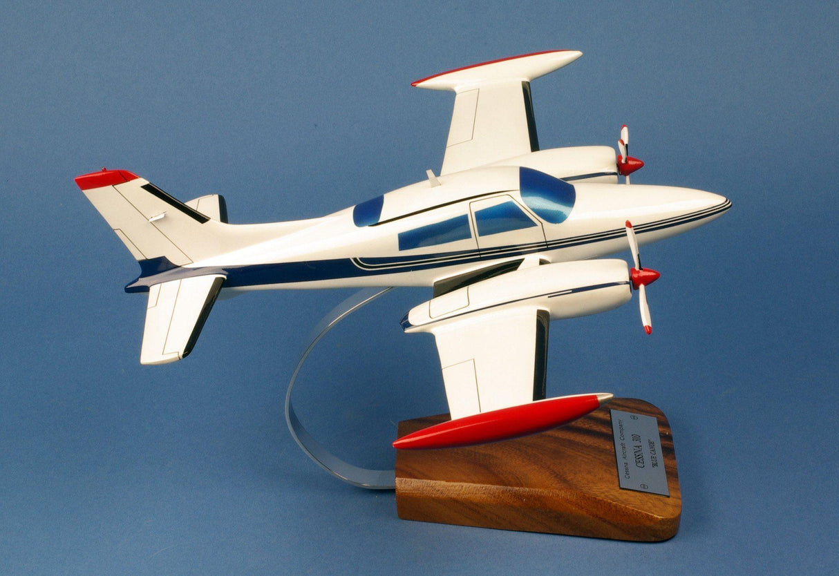 cessna 310 blue canoes