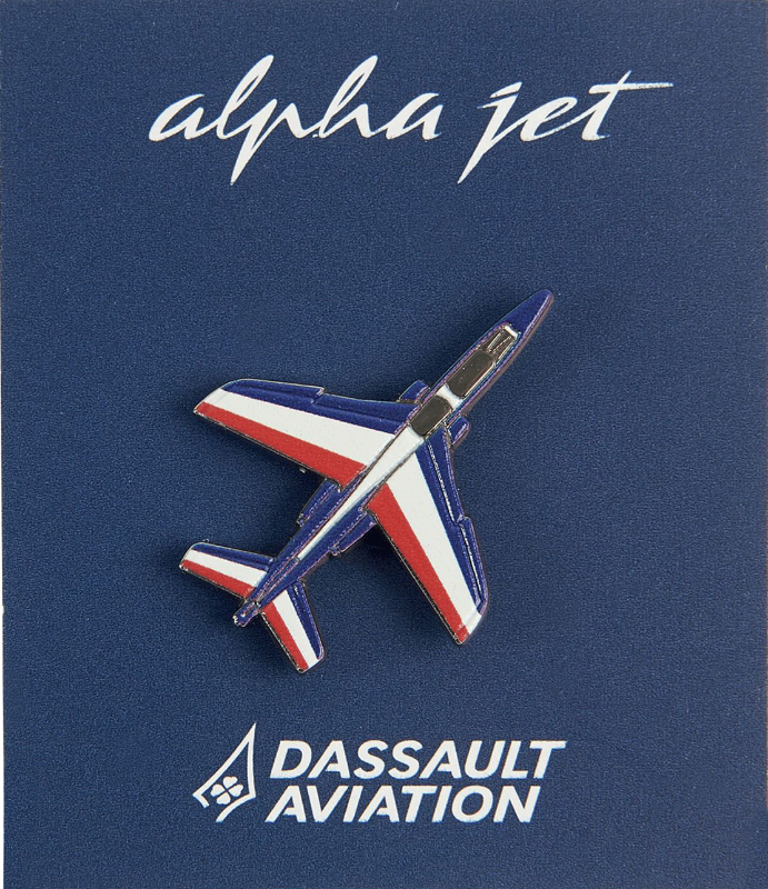 Pin's représentant l'avion Alpha Jet aux couleurs du drapeau français