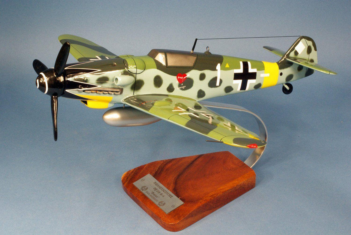 messerschmitt bf109g-6 9/.jg52 e.hartmann