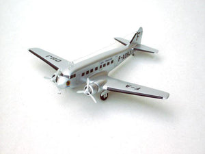 Dinky Toys 715 avion Beechcraft C55 Baron meccano made in GB - Collection Dinky Toys 715 avion Beechcraft C55 Baron meccano made in GB - Collection